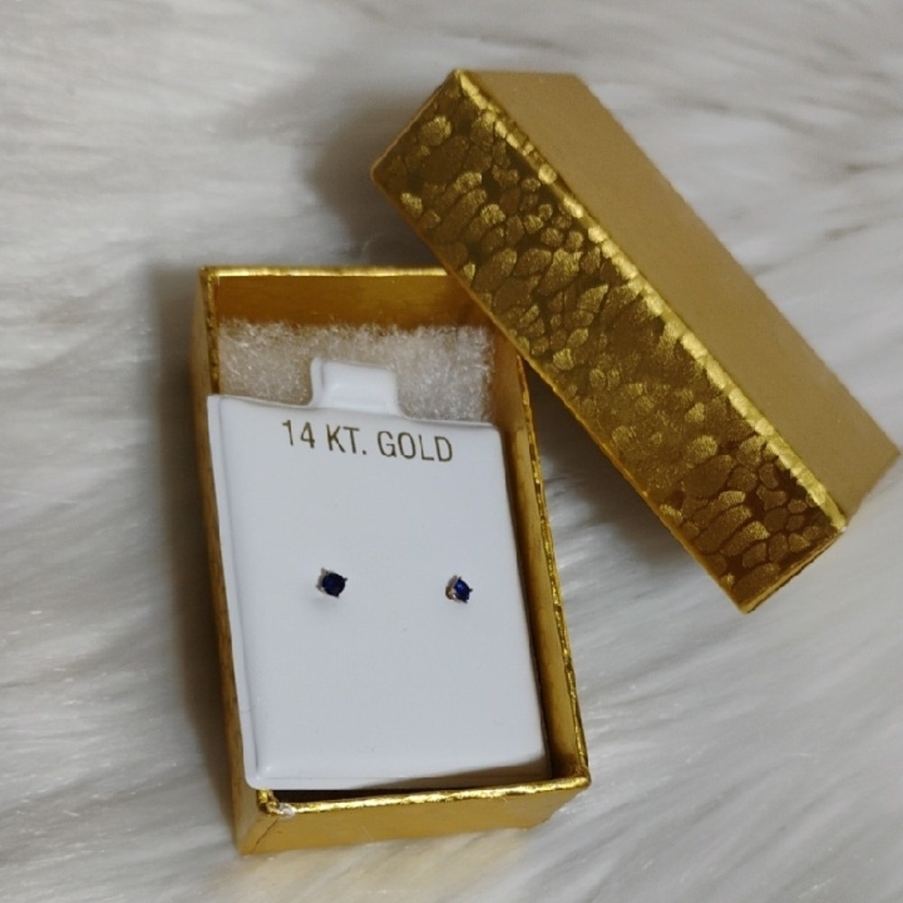 SALE! New 14k Solid Gold Genuine 0.15 Blue Sapphire Earrings & Box - Picture 6 of 7